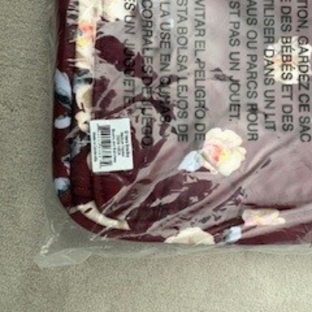 NEW Vera Bradley Maroon Twill Medium Hipster Crossbody - Picture 3 of 5
